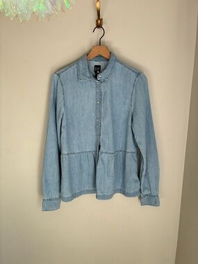 Gap Denim Peplum Long Sleeved Button Down Shirt Top Size Medium Tall